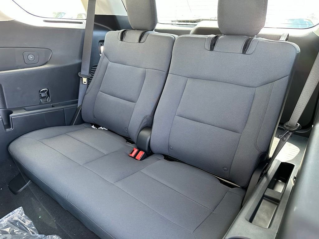 New 2026 Ford Explorer Active RWD image 8