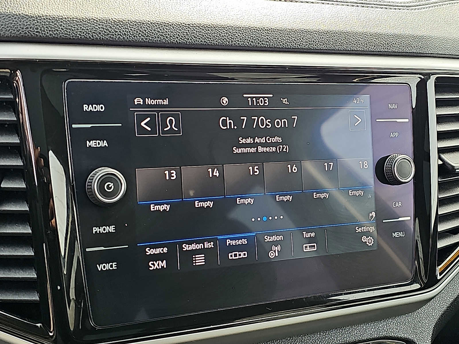 Used 2022 Volkswagen Atlas SEL R-Line image 21