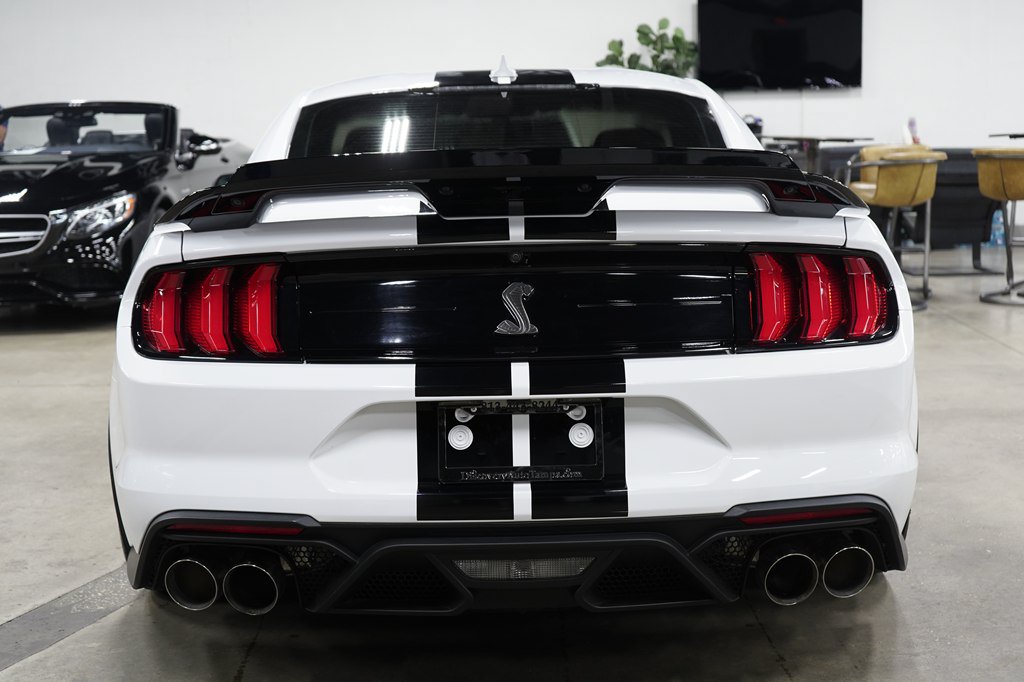 Used 2022 Ford Mustang Shelby GT500 w/ Technology Package RWD image 4