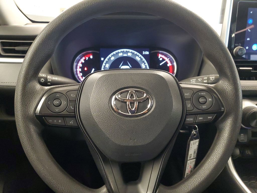 Used 2023 Toyota RAV4 LE image 19