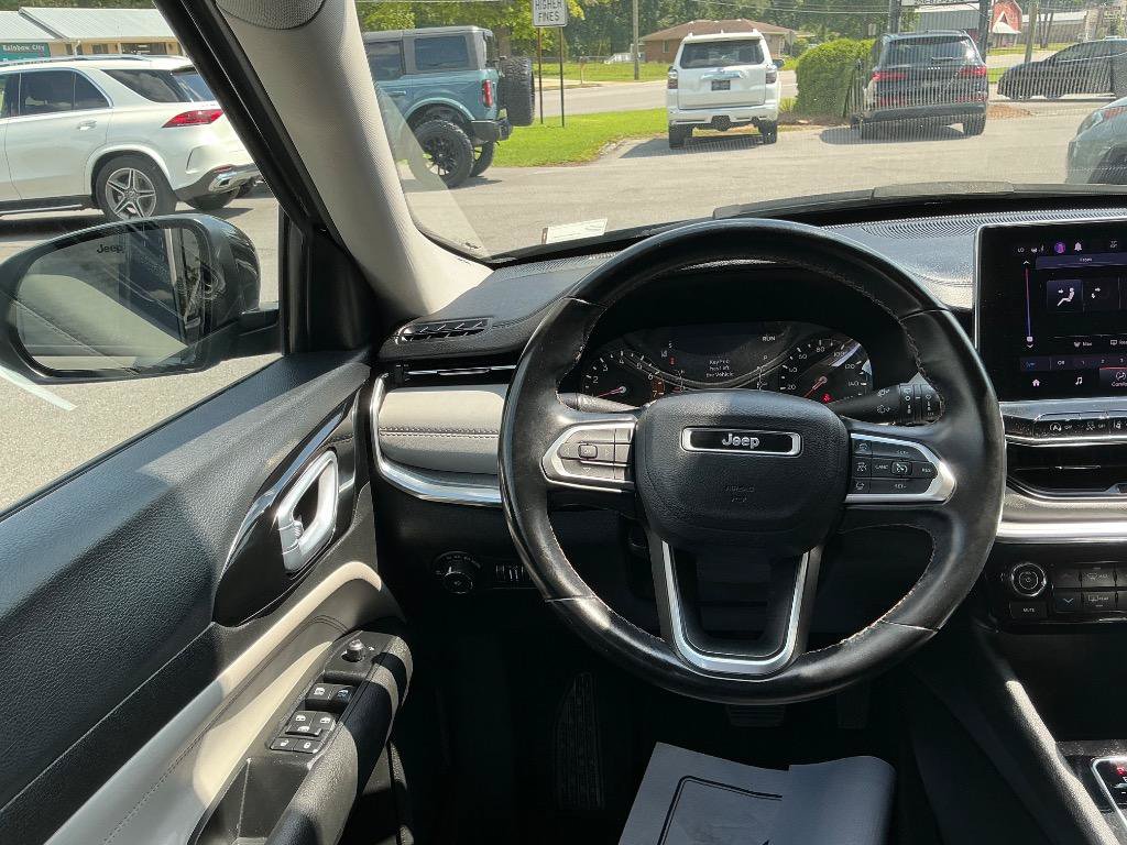 Used 2022 Jeep Compass Limited AWD/4WD image 18