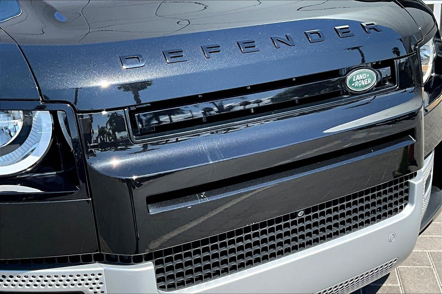 Used 2023 Land Rover Defender 130 S image 31