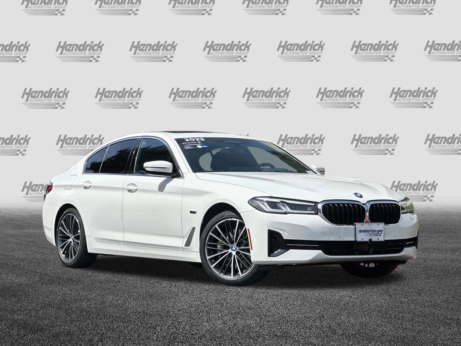 Certified 2023 BMW 530e w/ Premium Package image 2