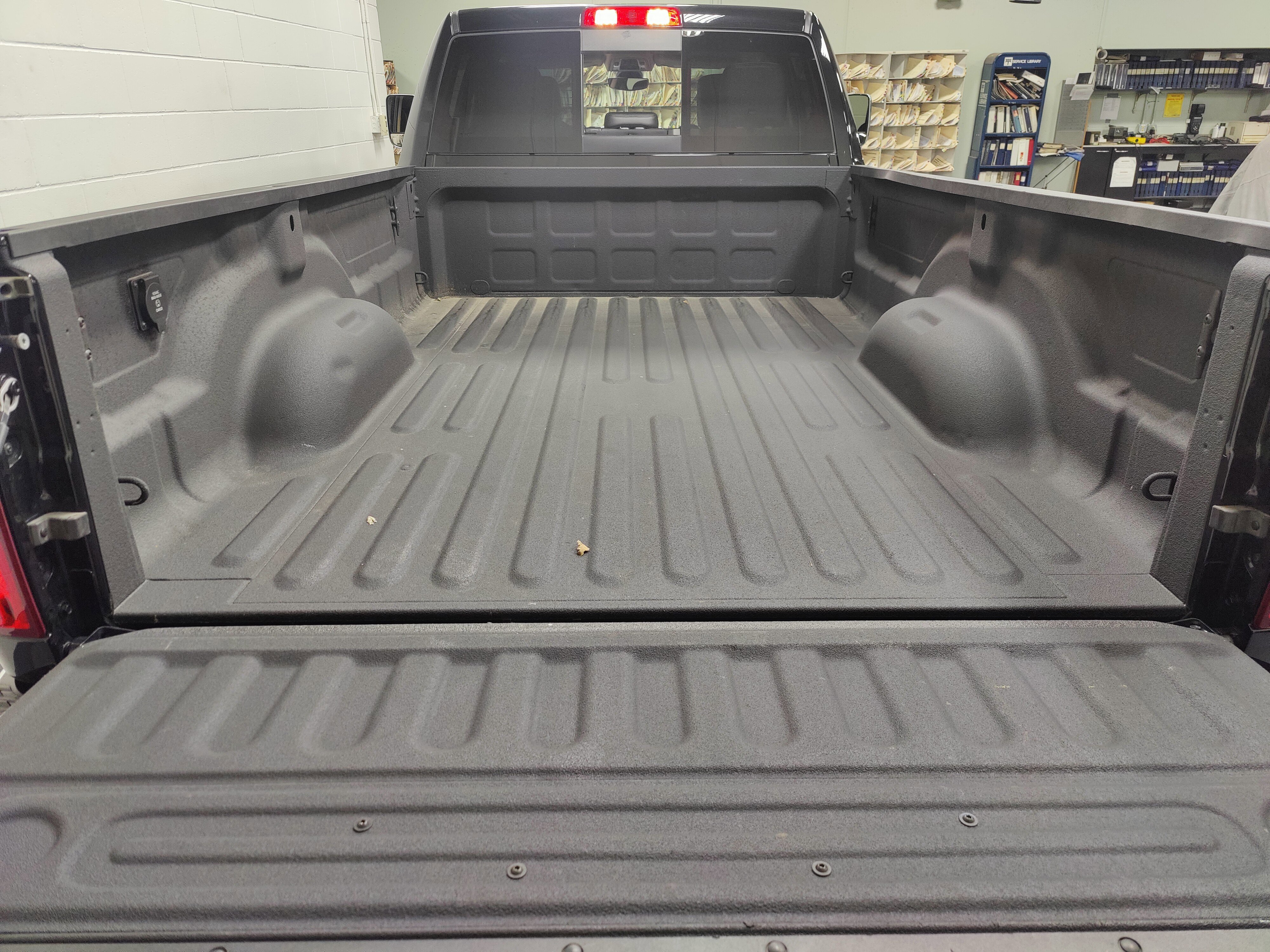 Used 2022 RAM 2500 Laramie AWD/4WD image 11