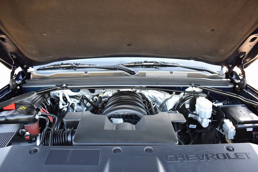 Used 2018 Chevrolet Suburban LT image 16