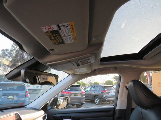 New 2025 Toyota Highlander XLE image 39