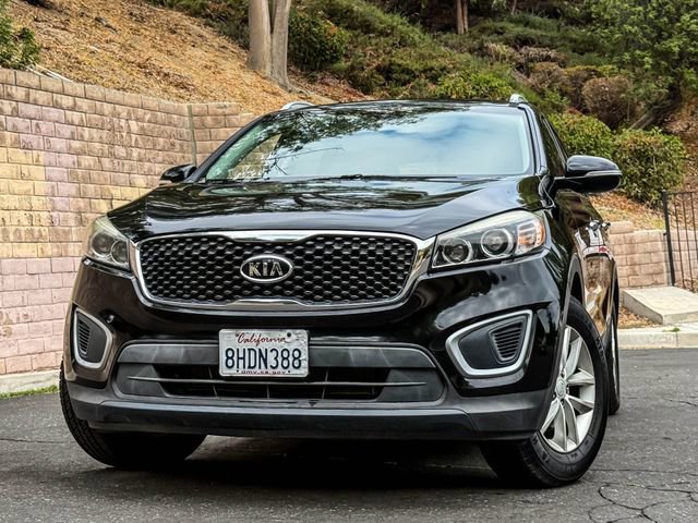 Used 2017 Kia Sorento LX image 3