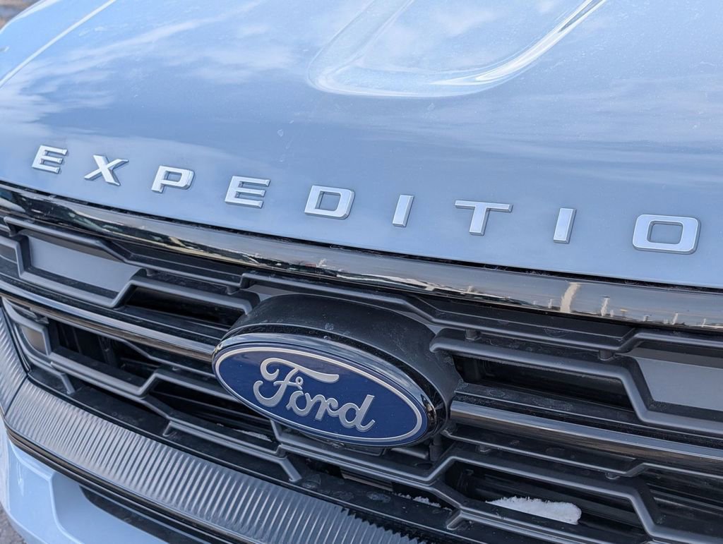 New 2025 Ford Expedition Active image 14