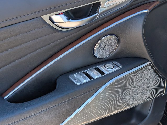 Used 2019 Kia K900 Luxury w/ VIP Package image 16