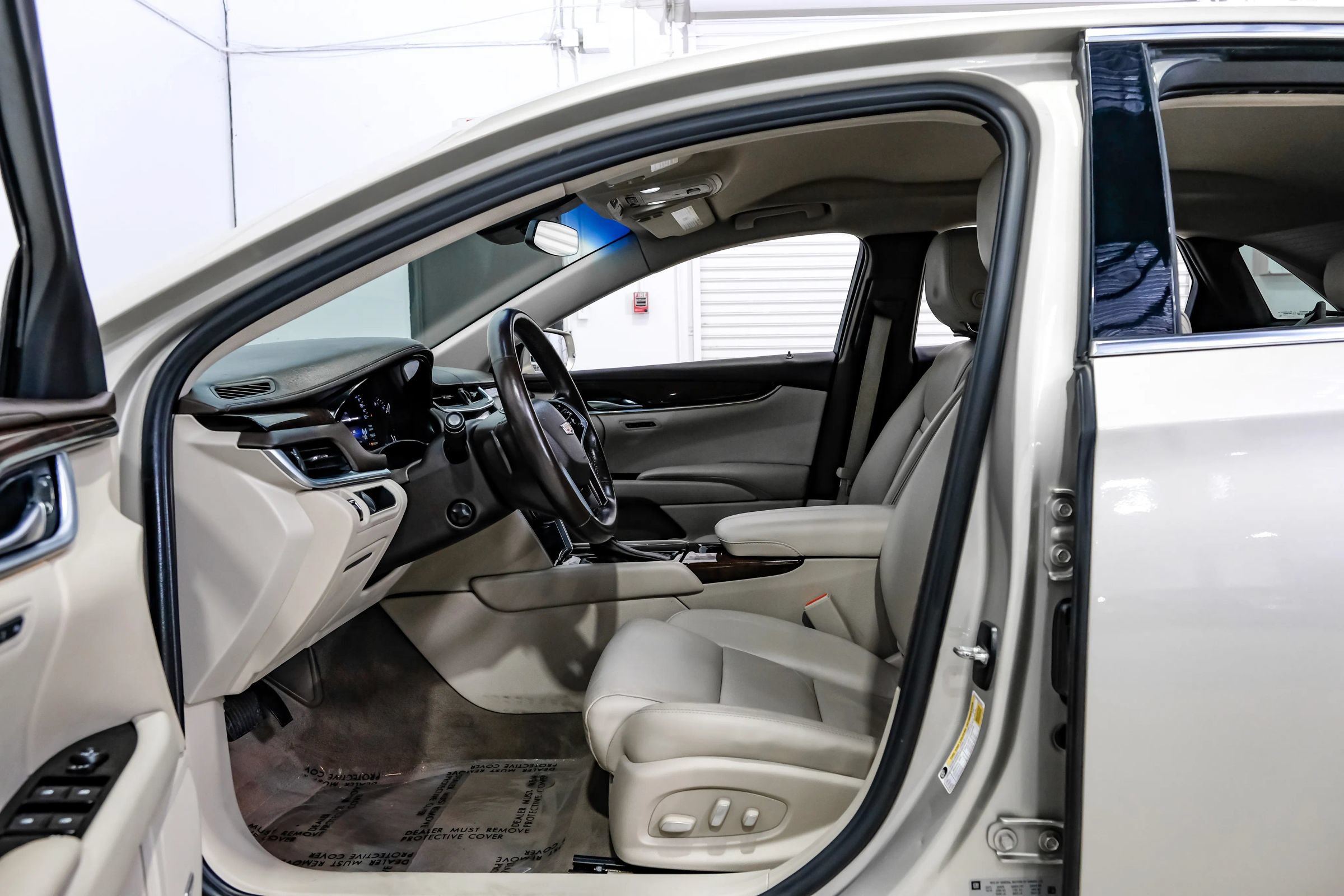 Used 2016 Cadillac XTS Luxury w/ Driver Awareness Package FWD image 33
