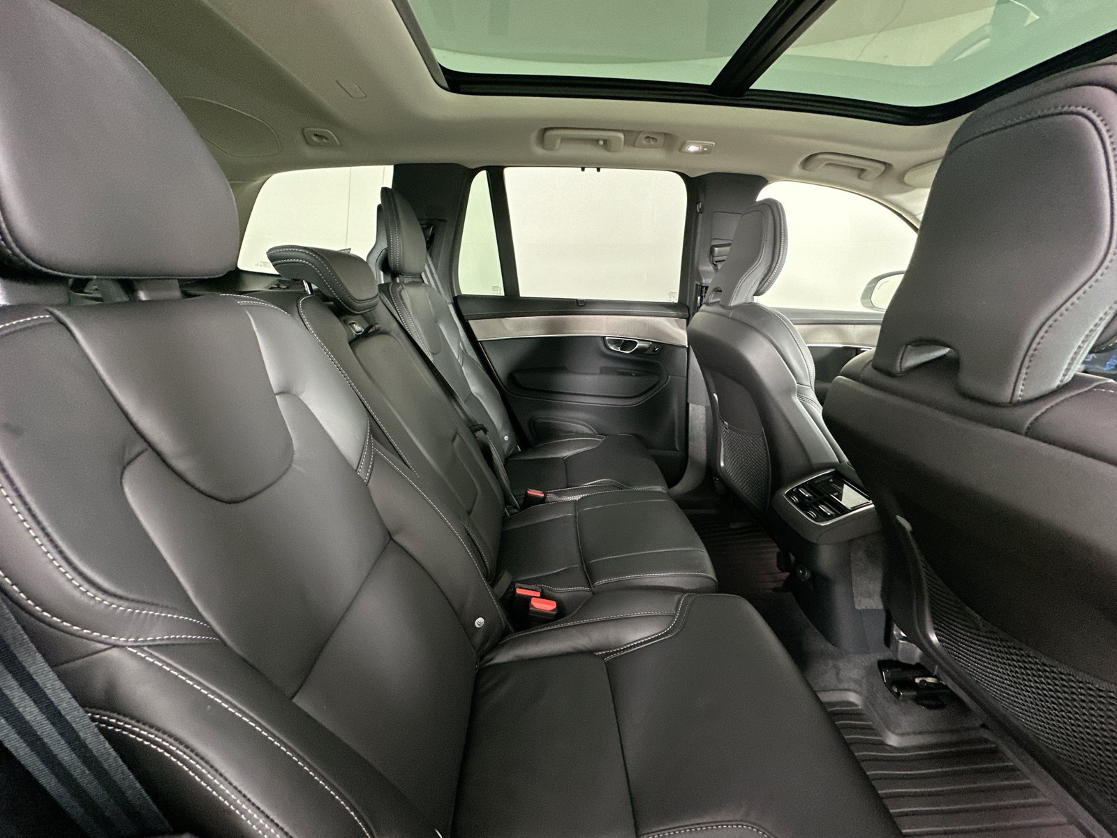 Certified 2026 Volvo XC90 B6 Ultra w/ Protection Package AWD/4WD image 41