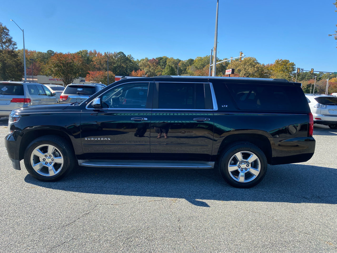 Used 2015 Chevrolet Suburban LTZ image 5