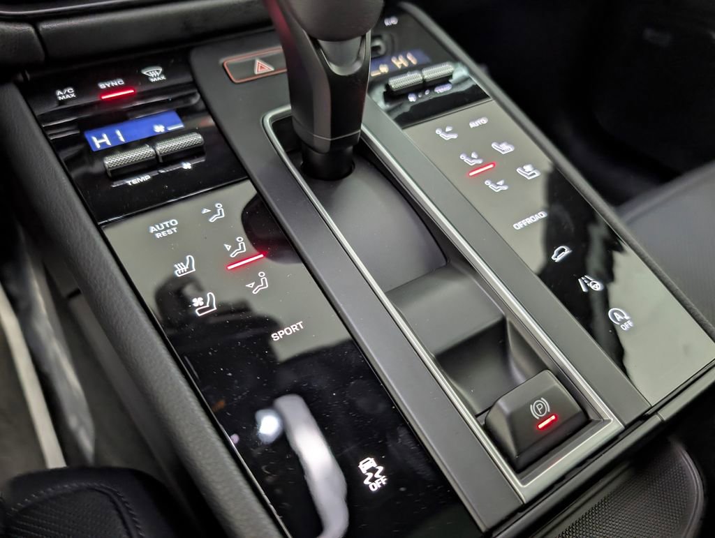 New 2026 Porsche Macan image 34