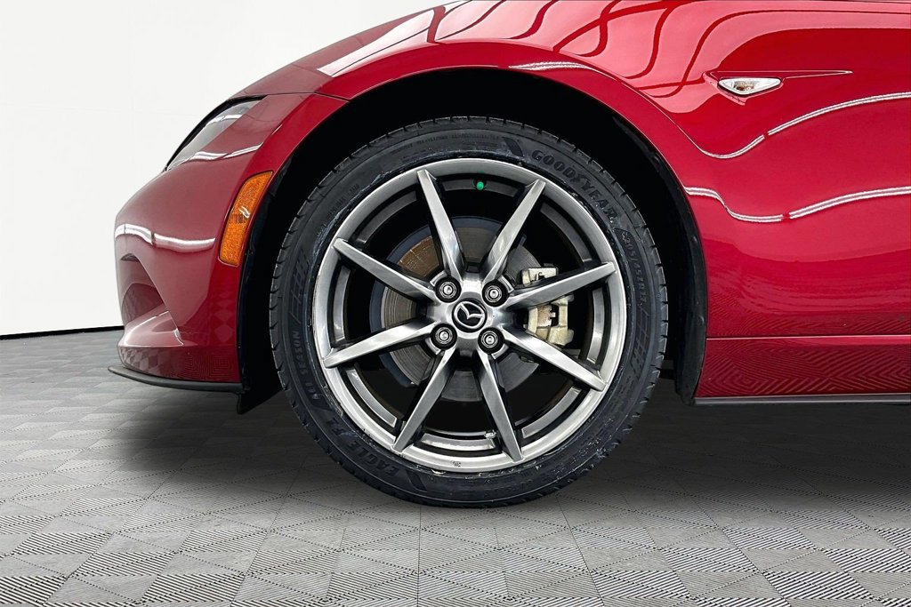 Used 2021 MAZDA MX-5 Miata RF Grand Touring RWD image 8
