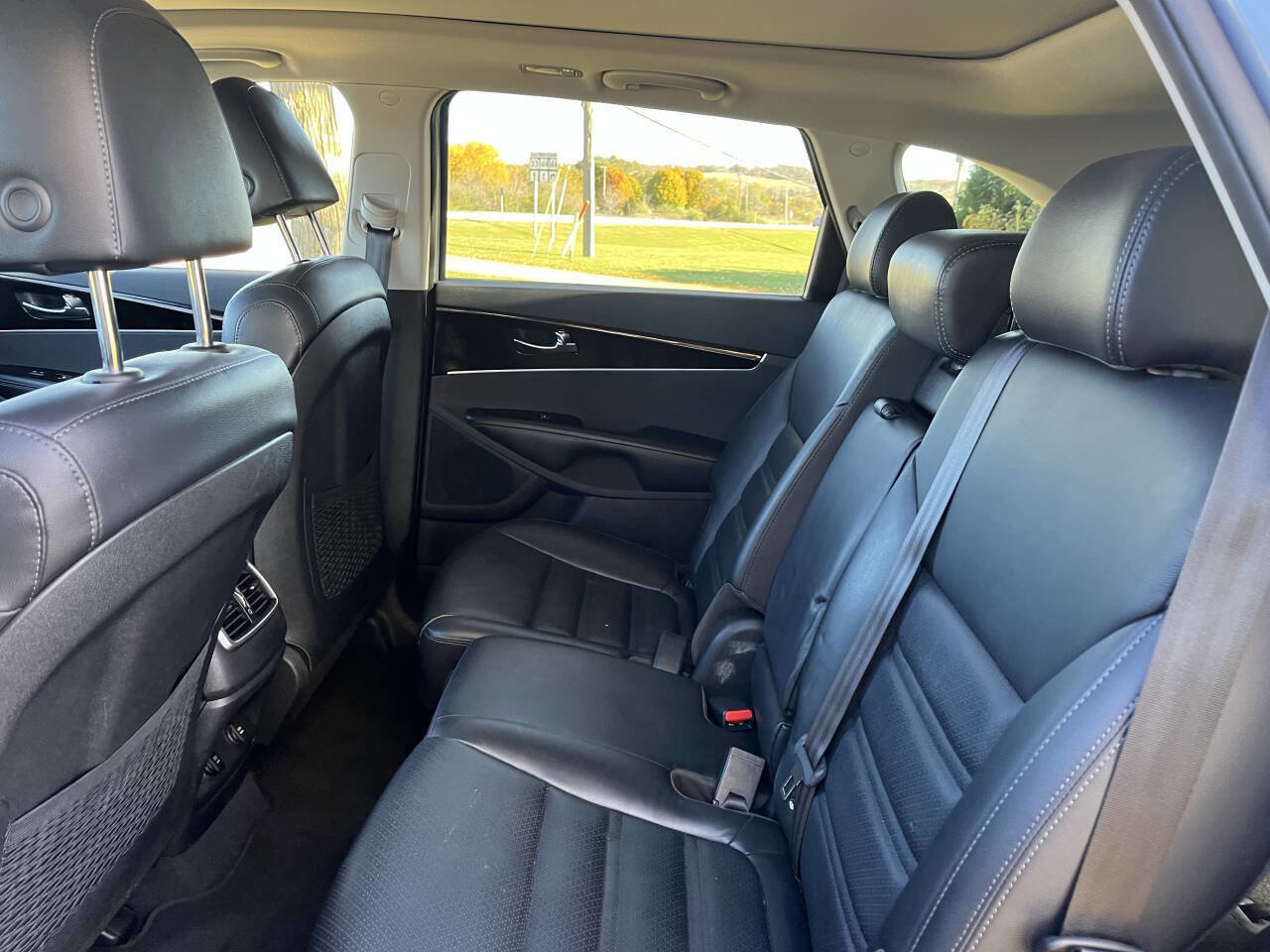 Used 2019 Kia Sorento EX image 21