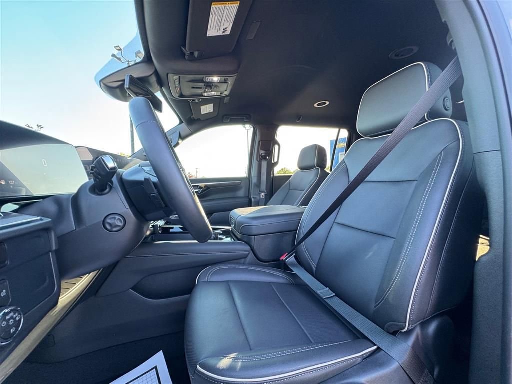 New 2025 Chevrolet Suburban Premier AWD/4WD image 16