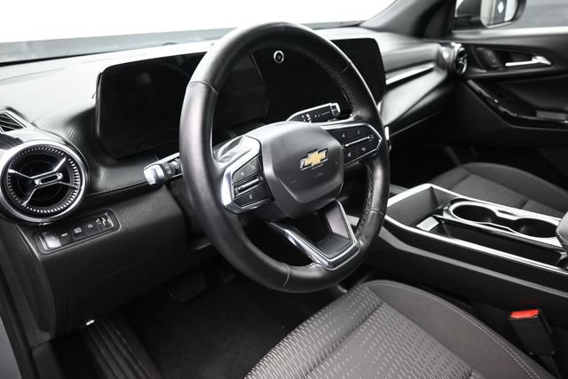Used 2025 Chevrolet Equinox LT AWD/4WD image 17