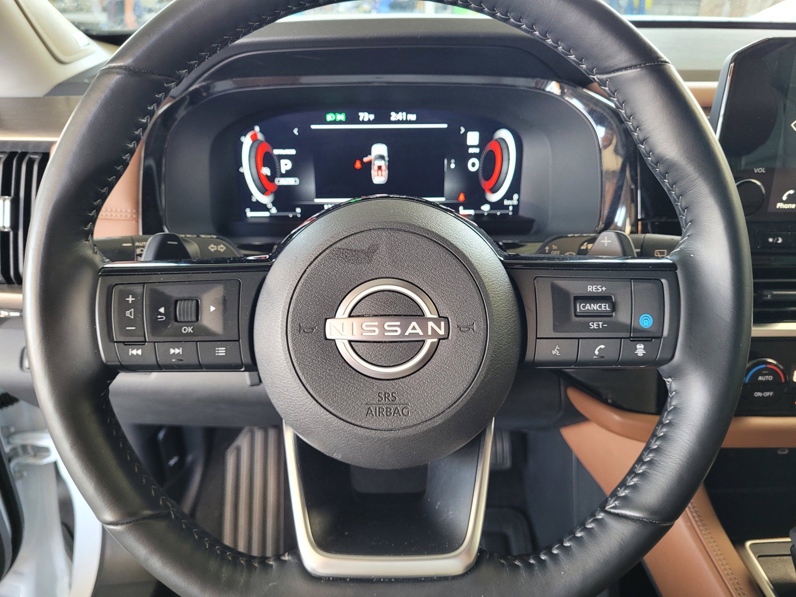 Certified 2025 Nissan Pathfinder Platinum AWD/4WD image 16