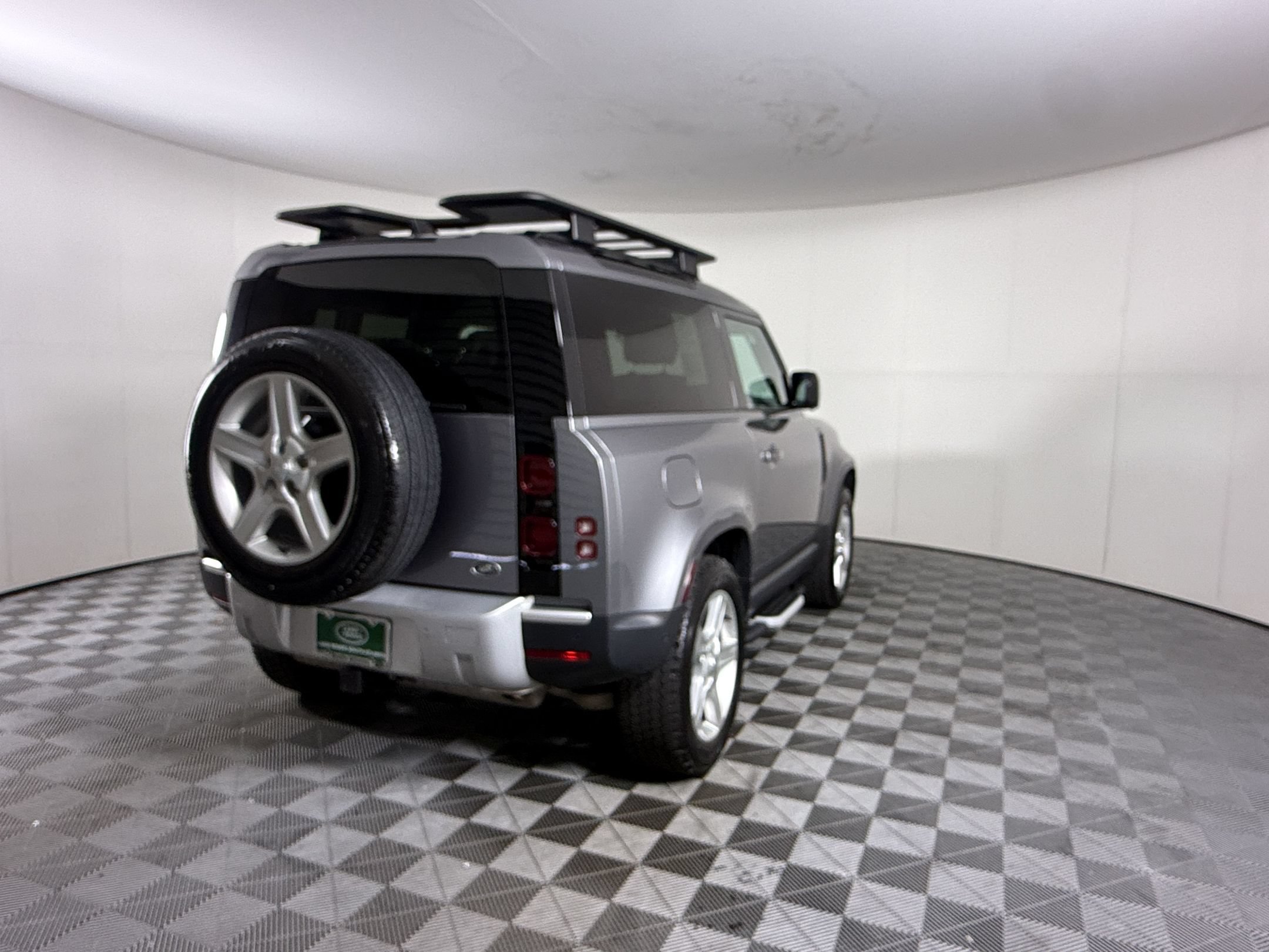 Used 2023 Land Rover Defender 90 SE AWD/4WD image 9
