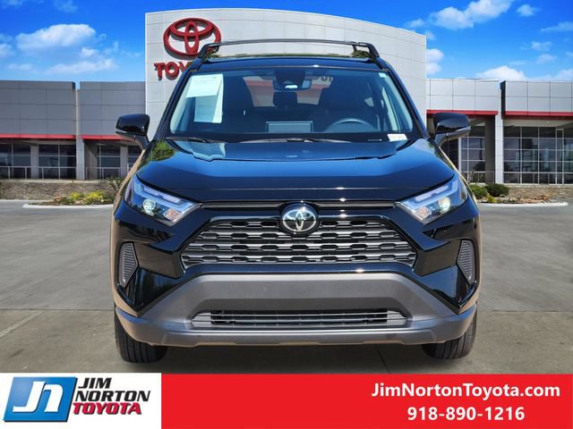 Used 2025 Toyota RAV4 XLE w/ Convenience Package FWD video 2