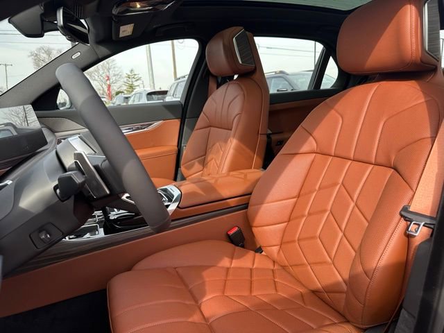 New 2026 BMW 760i xDrive w/ Executive Package AWD/4WD image 4