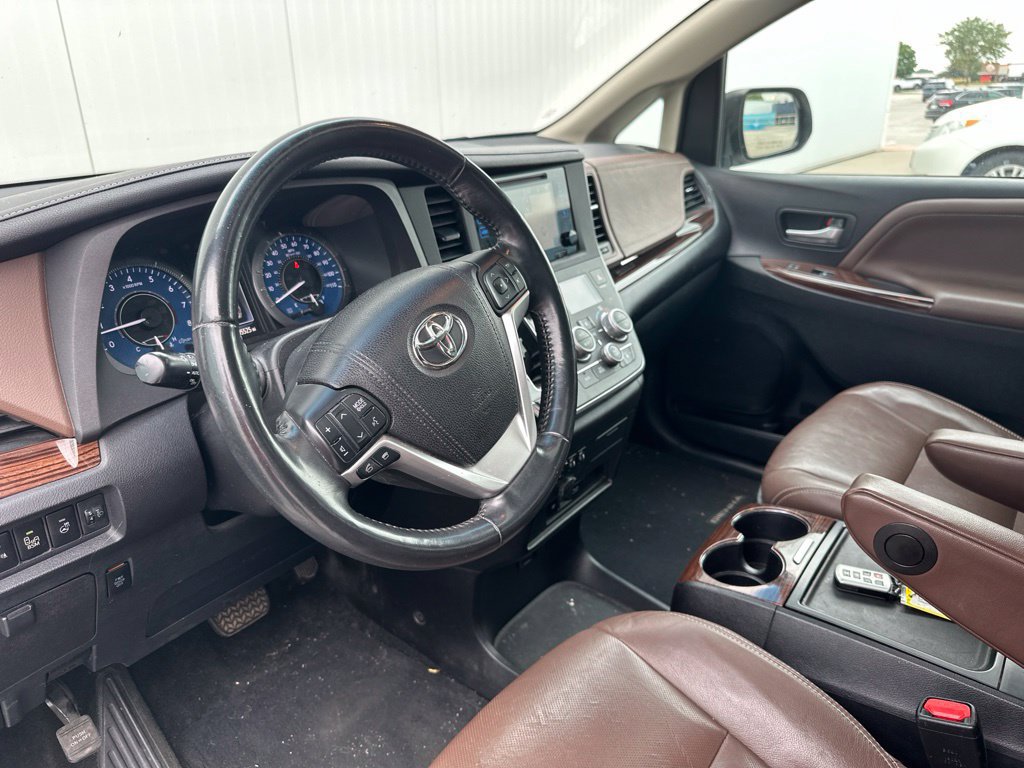 Used 2015 Toyota Sienna Limited Premium AWD/4WD image 15