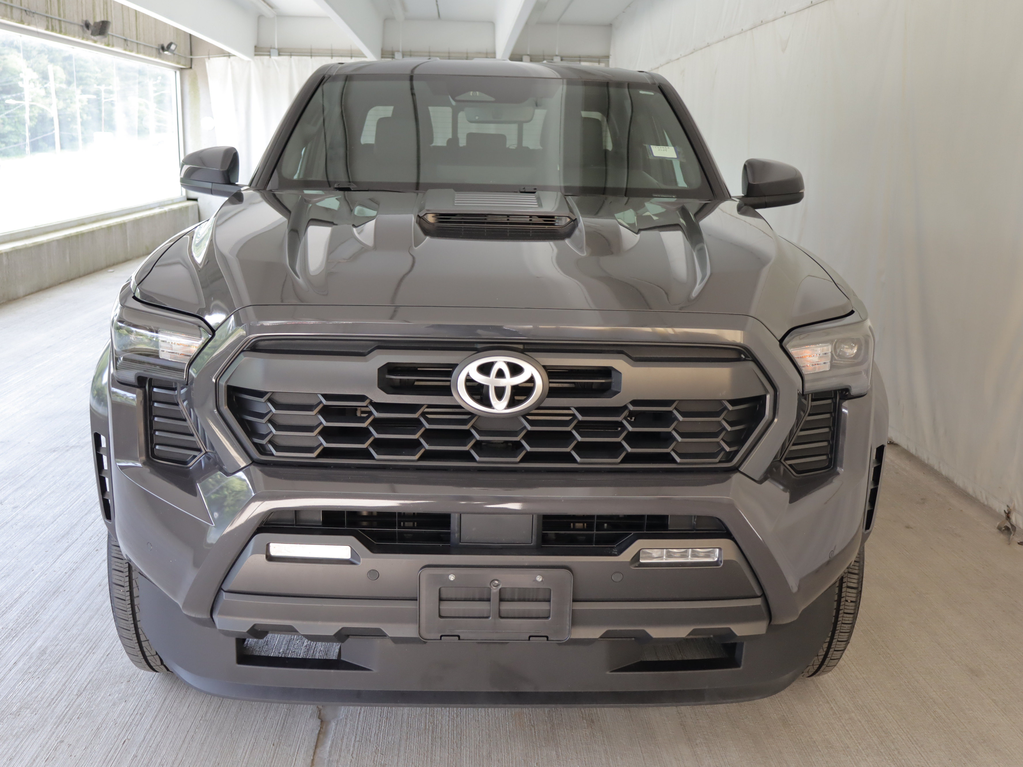 Used 2024 Toyota Tacoma TRD Sport w/ TRD Sport Upgrade Package AWD/4WD image 3