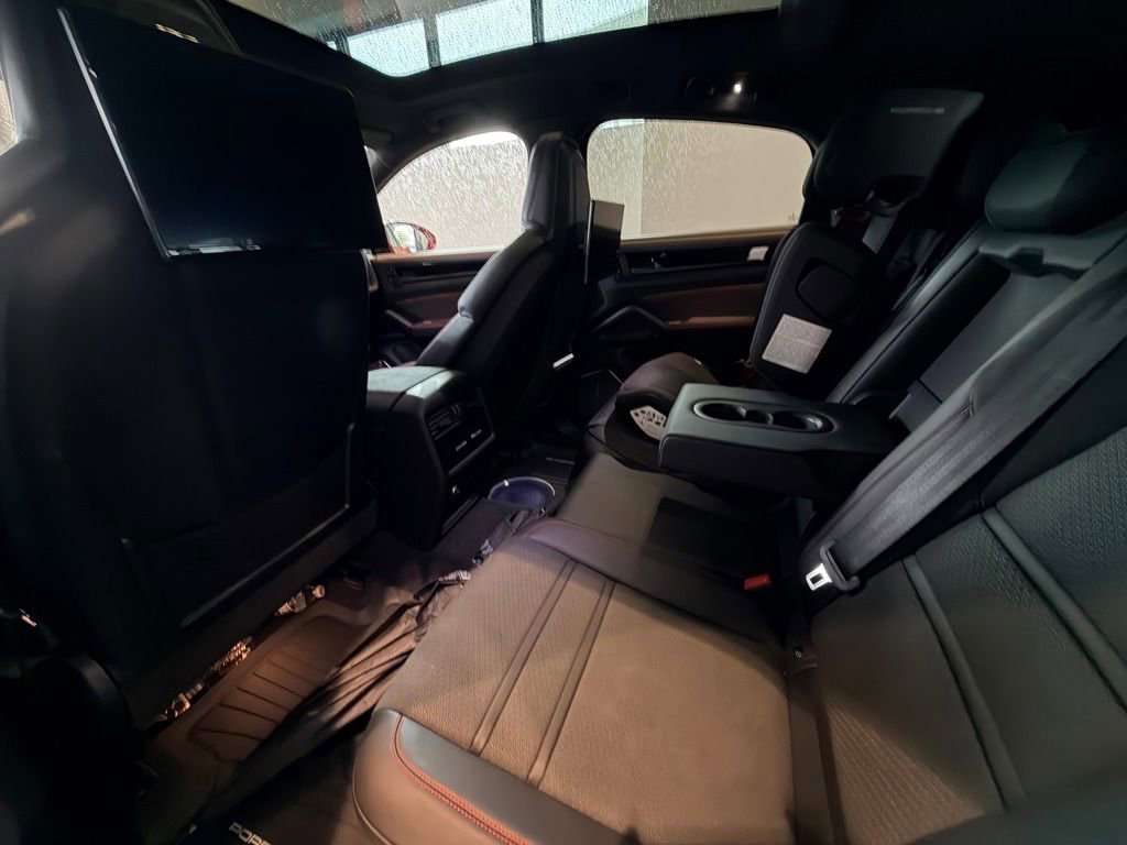 Certified 2026 Porsche Cayenne GTS image 5