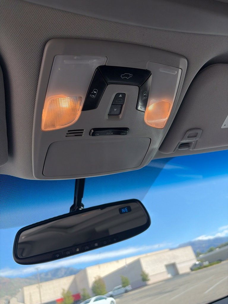 Used 2015 Toyota Sienna SE Premium FWD image 21