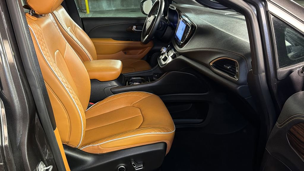 Used 2021 Chrysler Pacifica Pinnacle FWD image 9