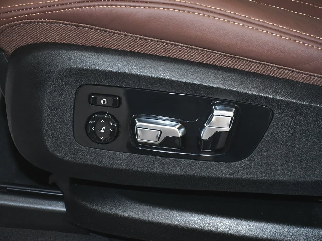 Used 2026 BMW X7 M60i AWD/4WD image 47