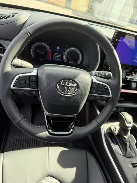 Certified 2026 Toyota Highlander XSE image 19