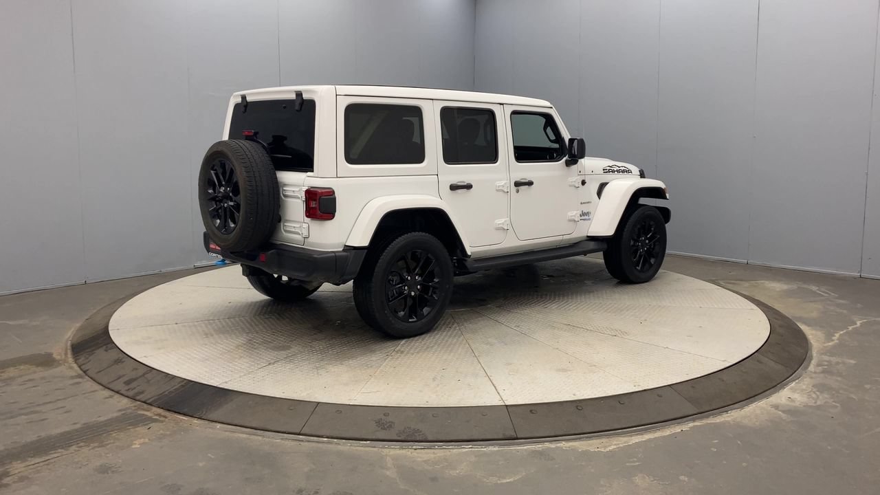 Used 2022 Jeep Wrangler Unlimited Sahara w/ Cold Weather Group AWD/4WD image 5