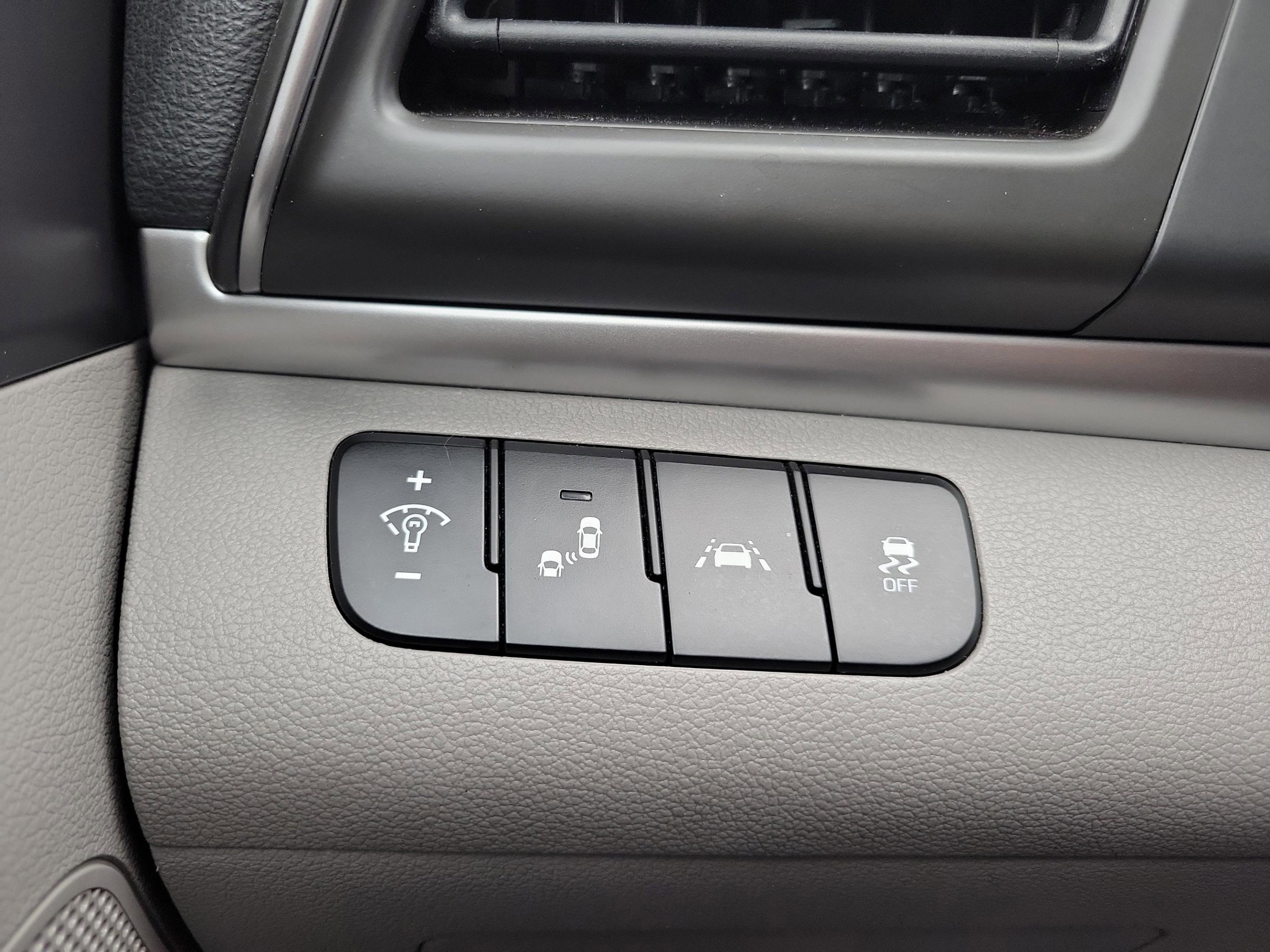 Used 2019 Hyundai Elantra SEL image 27