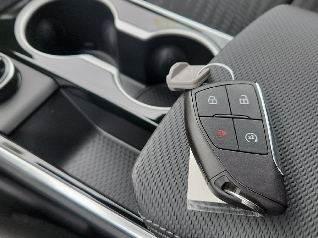 New 2027 Chevrolet Equinox LT w/ Safety and Technology Package FWD image 32