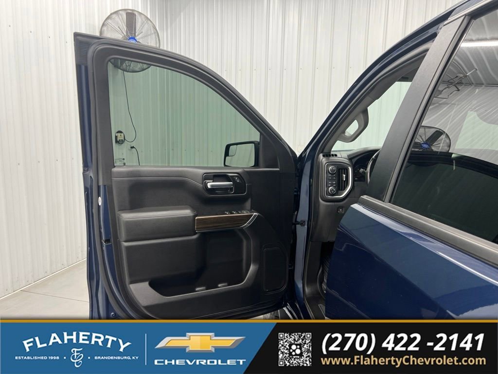 Used 2021 Chevrolet Silverado 1500 LT Trail Boss w/ Bed Protection Package AWD/4WD image 7