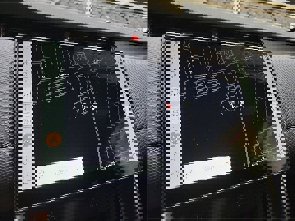 New 2025 Land Rover Discovery Sport Dynamic SE image 33