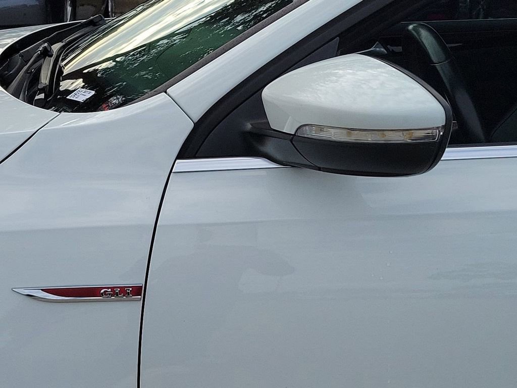 Used 2018 Volkswagen Jetta GLI image 18