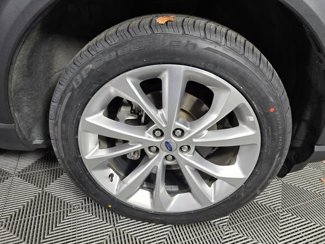 Certified 2023 Ford Explorer Platinum w/ Technology Package AWD/4WD image 9