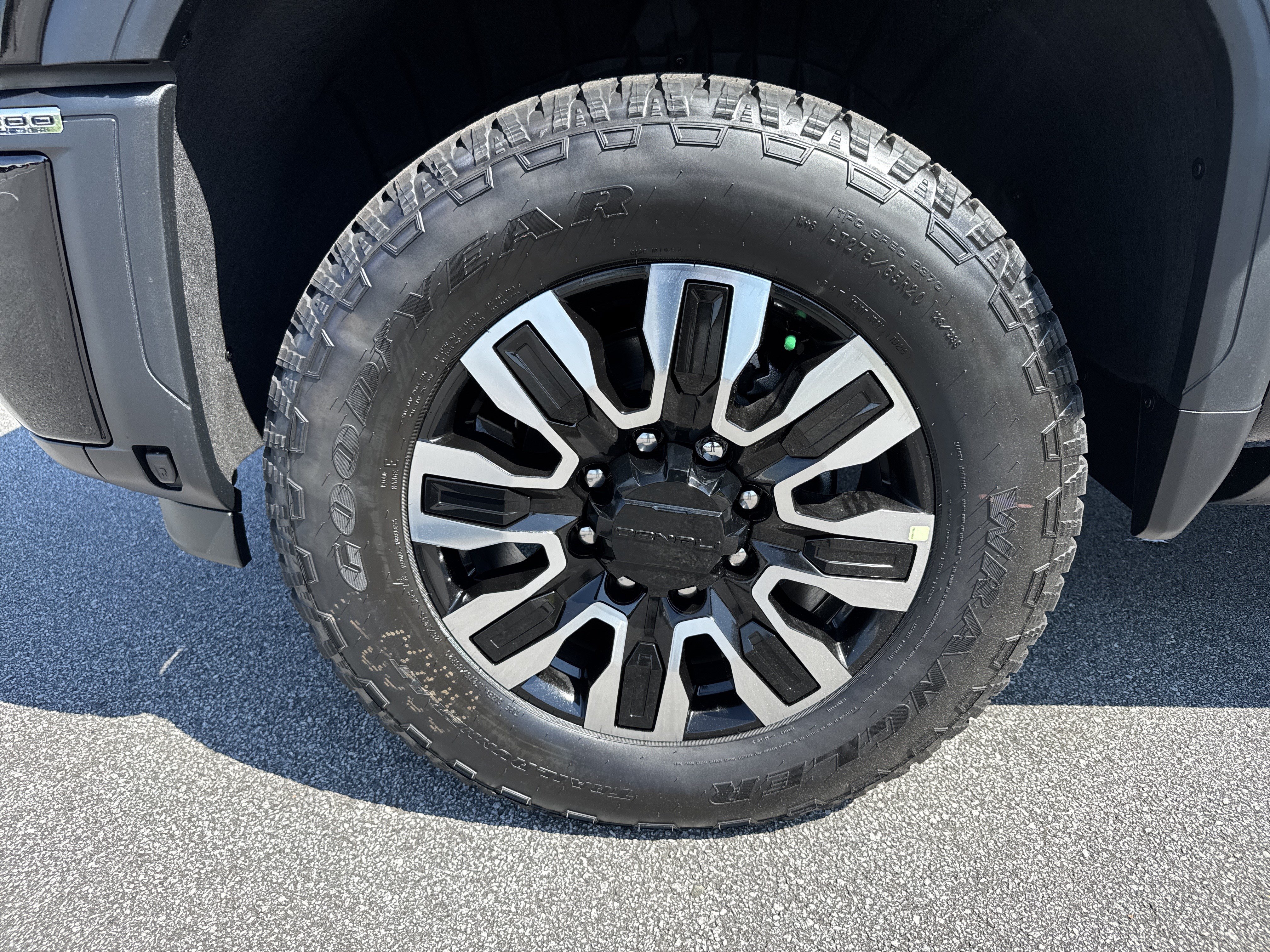 New 2026 GMC Sierra 2500 Denali Ultimate AWD/4WD image 13