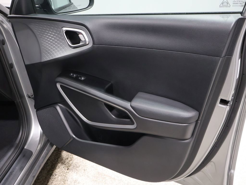 Used 2024 Kia Soul LX w/ Option Group 015 image 23