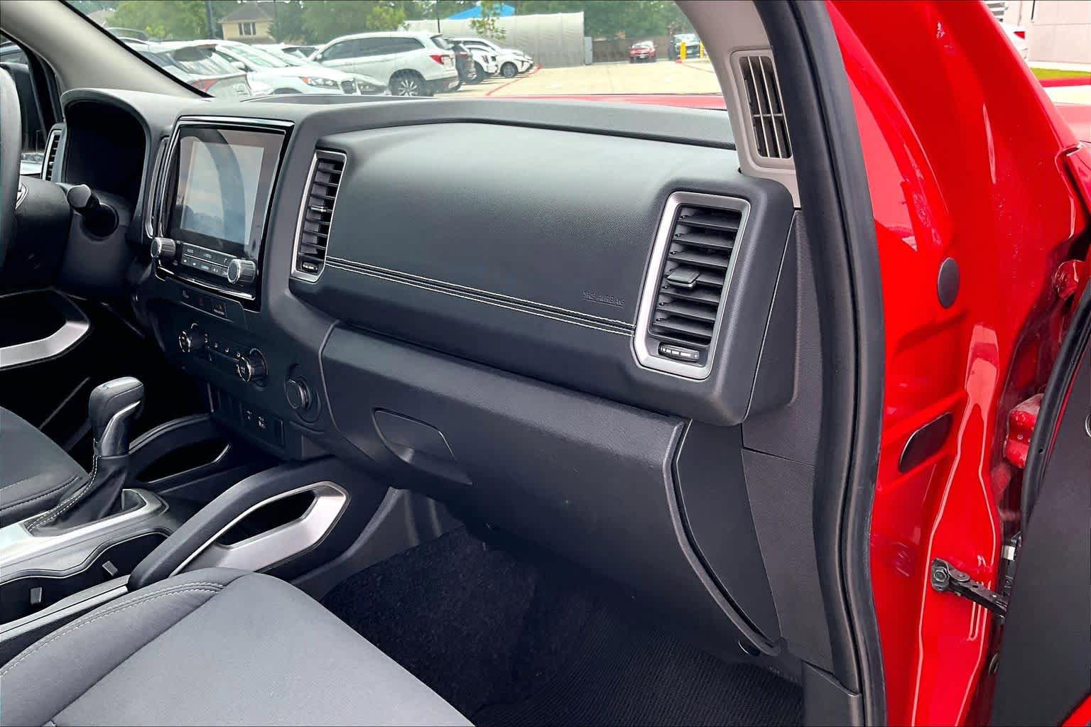 Used 2024 Nissan Frontier SV RWD image 18