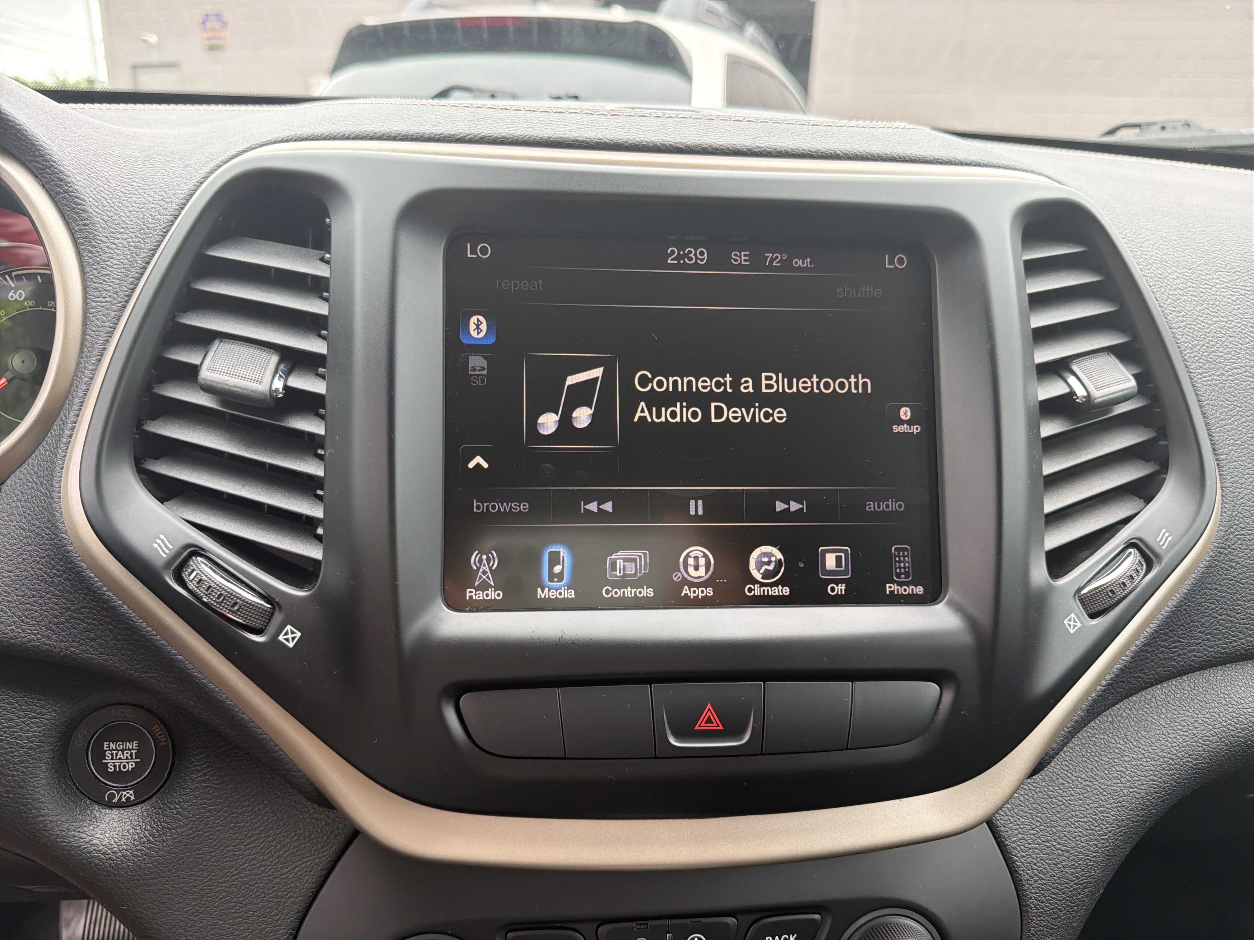 Used 2015 Jeep Cherokee Latitude w/ Comfort/Convenience Group AWD/4WD image 24