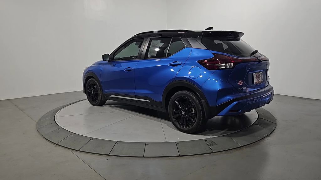 Used 2021 Nissan Kicks SR w/ SR Premium Package image 3