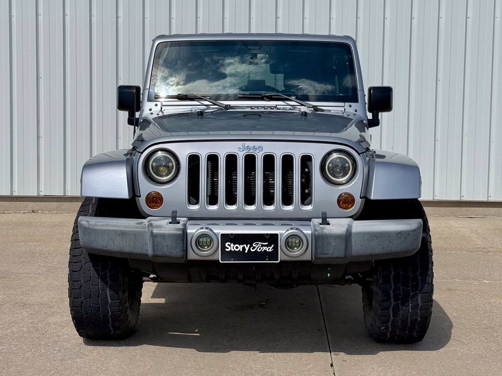 Used 2017 Jeep Wrangler Unlimited Sahara AWD/4WD image 9