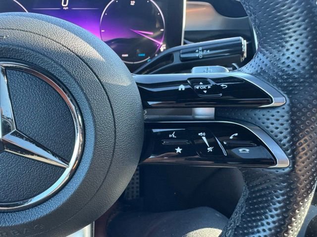 Used 2024 Mercedes-Benz GLC 300 4MATIC image 25