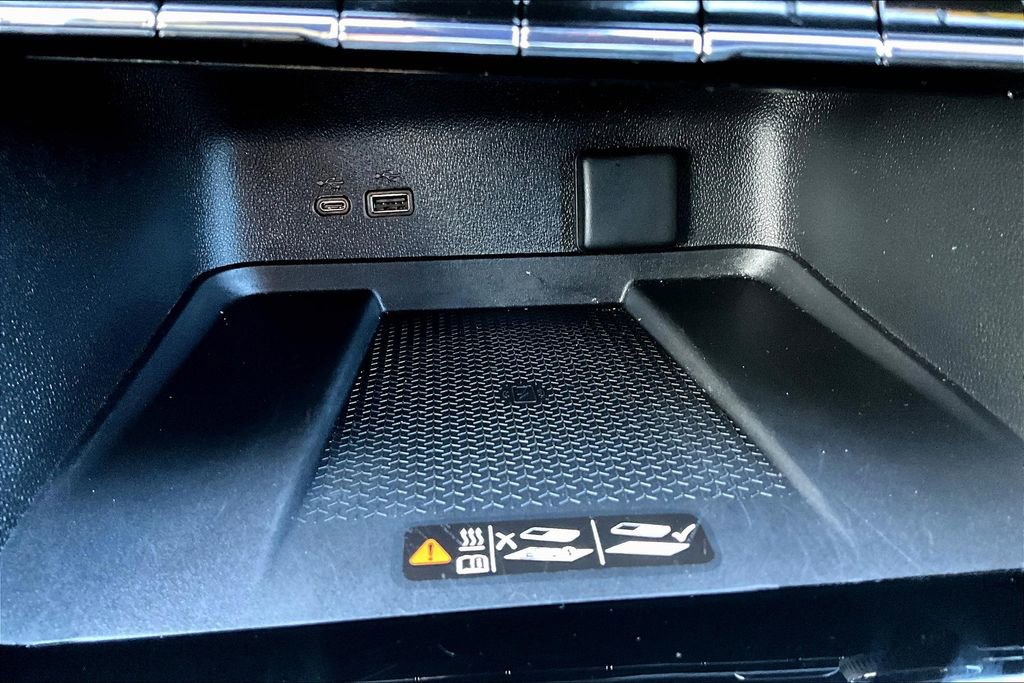 Used 2024 Chevrolet Traverse RS w/ LPO, Floor Liner Package image 26