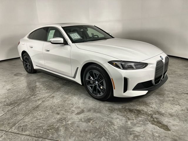 Used 2025 BMW i4 eDrive40 w/ Premium Package RWD image 2