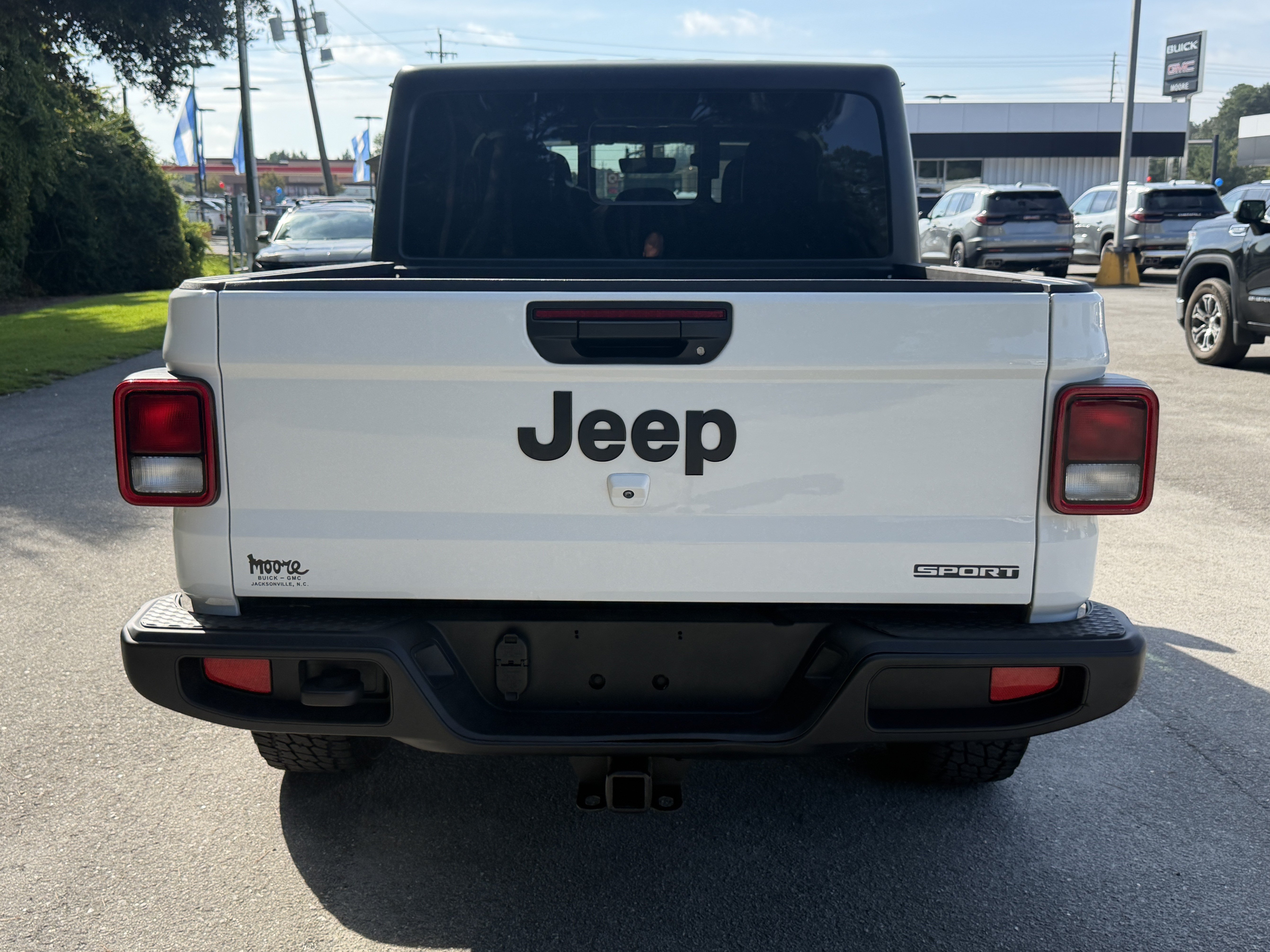 Used 2021 Jeep Gladiator Sport AWD/4WD image 9