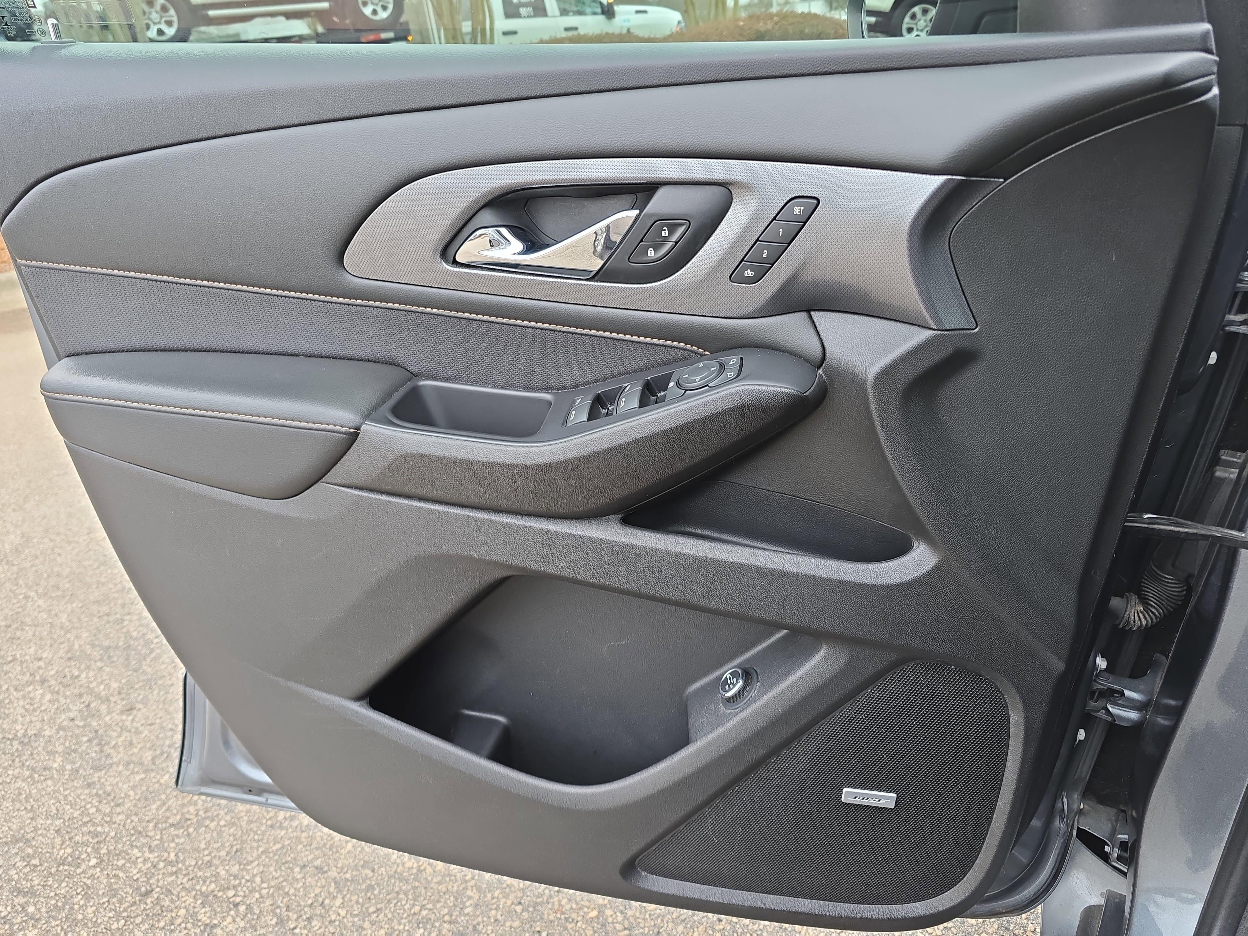 Used 2021 Chevrolet Traverse Premier image 28